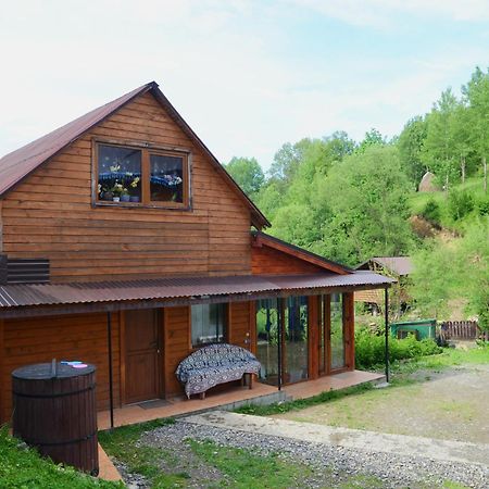 Gostynnyi Dvir U Marichky Hotel Lazeshchyna Bagian luar foto
