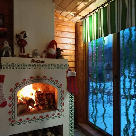 Gostynnyi Dvir U Marichky Hotel Lazeshchyna Bagian luar foto