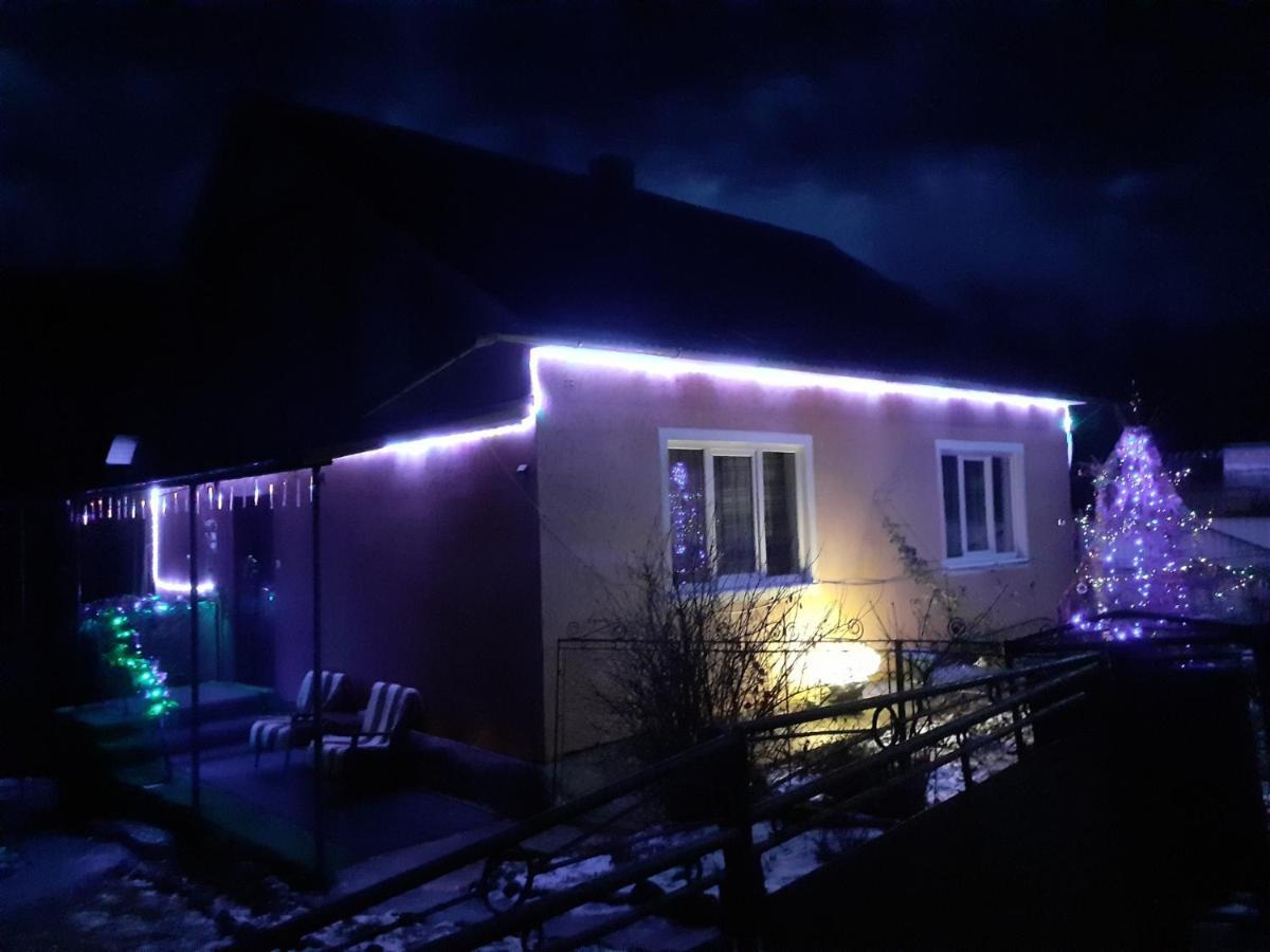 Gostynnyi Dvir U Marichky Hotel Lazeshchyna Bagian luar foto