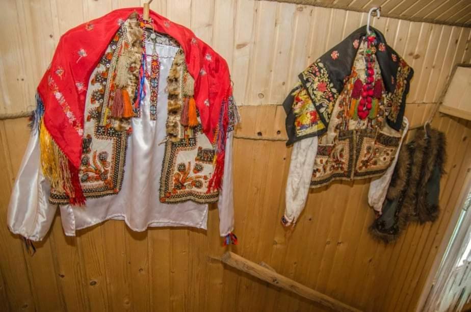 Gostynnyi Dvir U Marichky Hotel Lazeshchyna Bagian luar foto