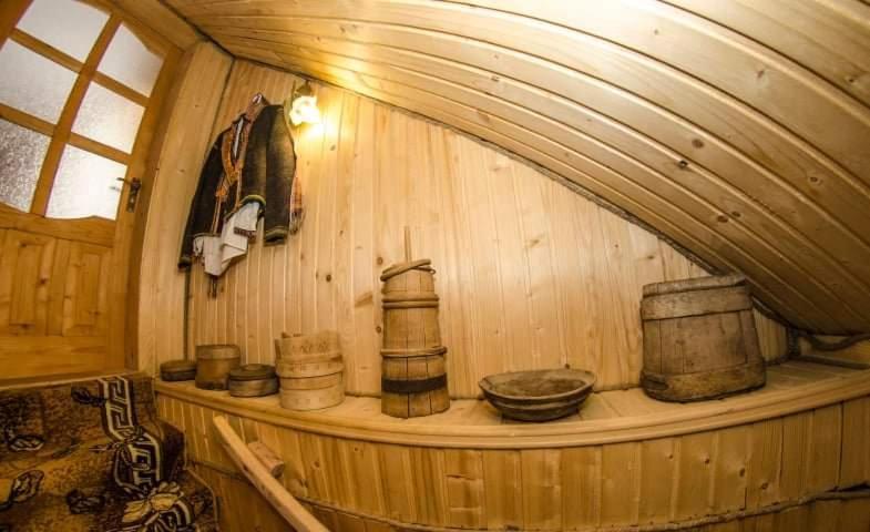 Gostynnyi Dvir U Marichky Hotel Lazeshchyna Bagian luar foto