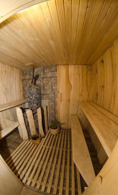 Gostynnyi Dvir U Marichky Hotel Lazeshchyna Bagian luar foto