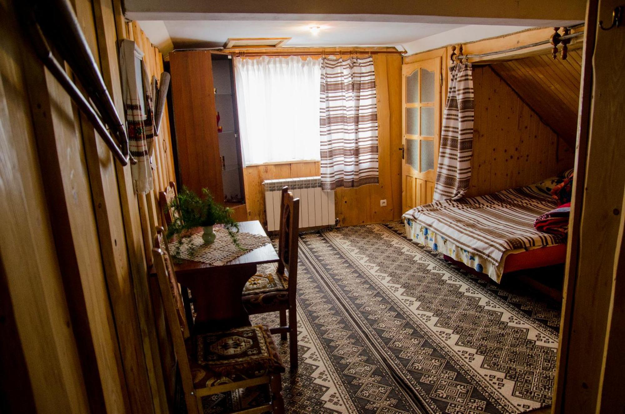 Gostynnyi Dvir U Marichky Hotel Lazeshchyna Bagian luar foto