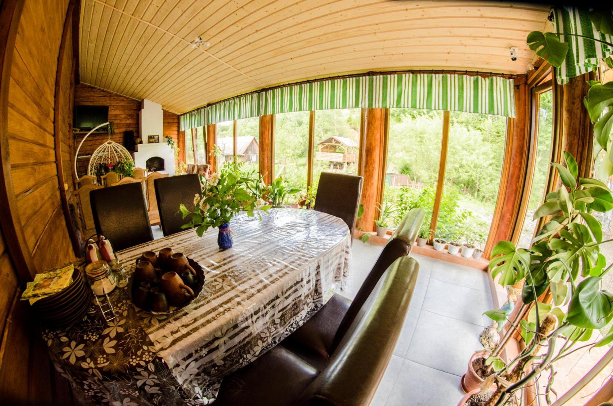 Gostynnyi Dvir U Marichky Hotel Lazeshchyna Bagian luar foto