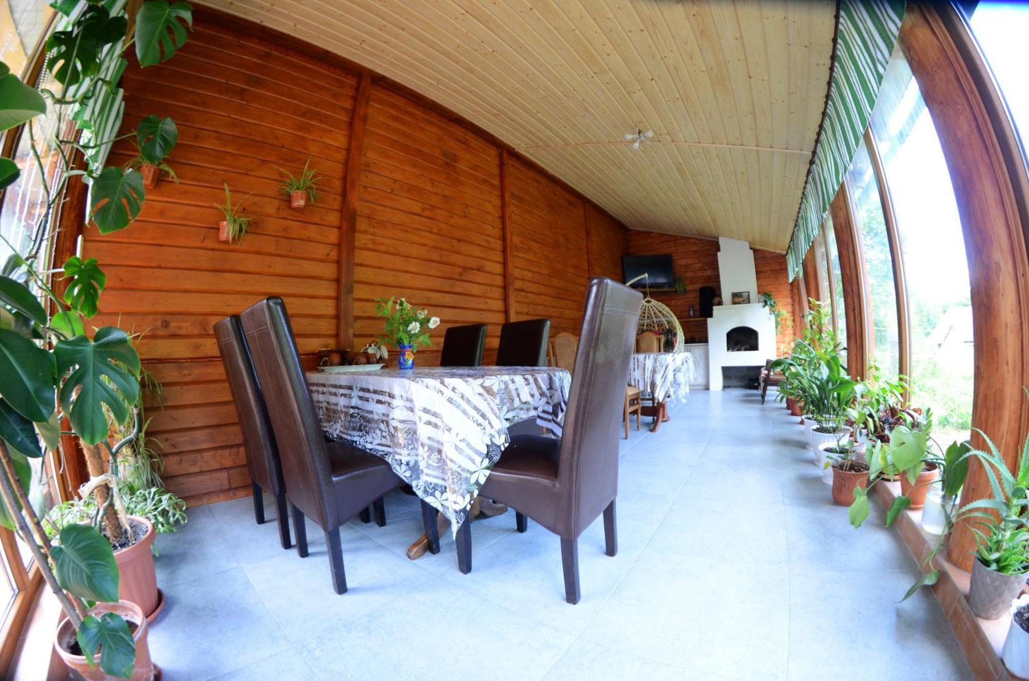Gostynnyi Dvir U Marichky Hotel Lazeshchyna Bagian luar foto