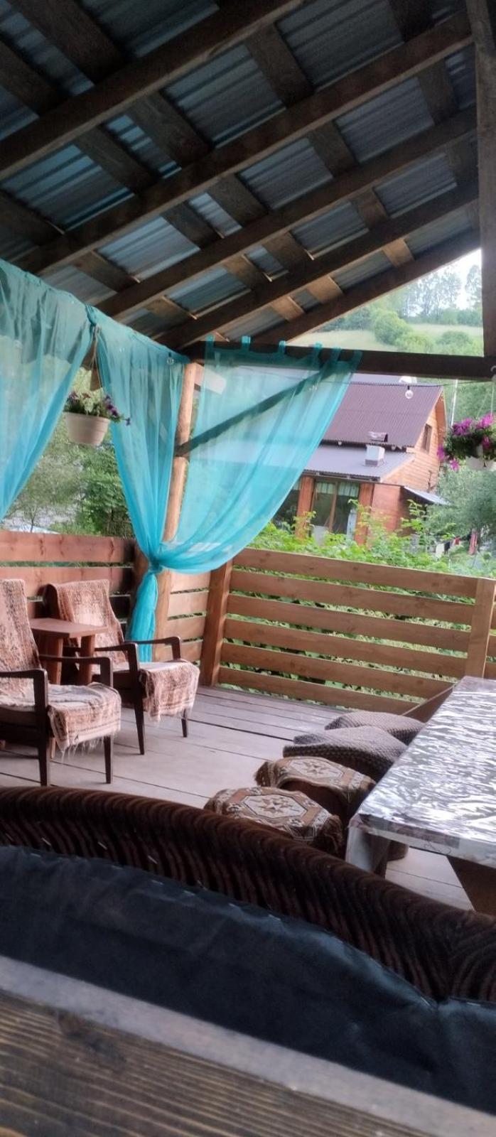 Gostynnyi Dvir U Marichky Hotel Lazeshchyna Bagian luar foto