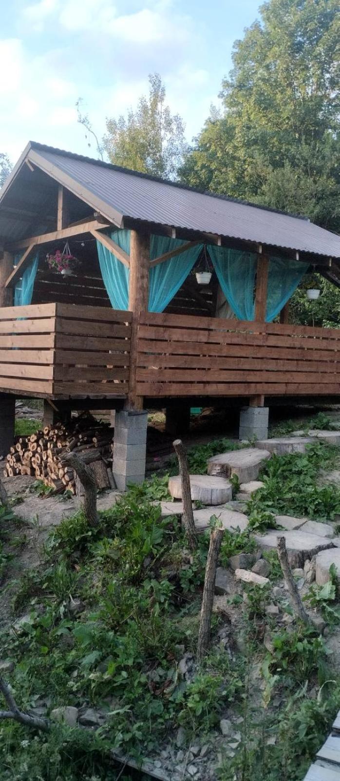 Gostynnyi Dvir U Marichky Hotel Lazeshchyna Bagian luar foto