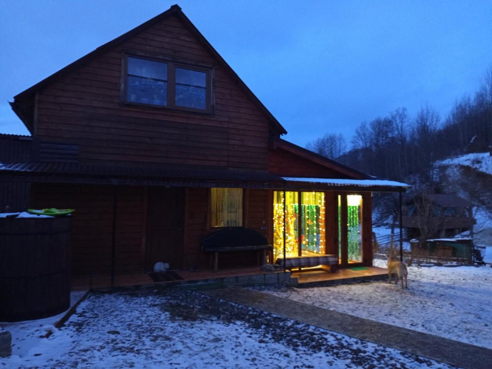 Gostynnyi Dvir U Marichky Hotel Lazeshchyna Bagian luar foto