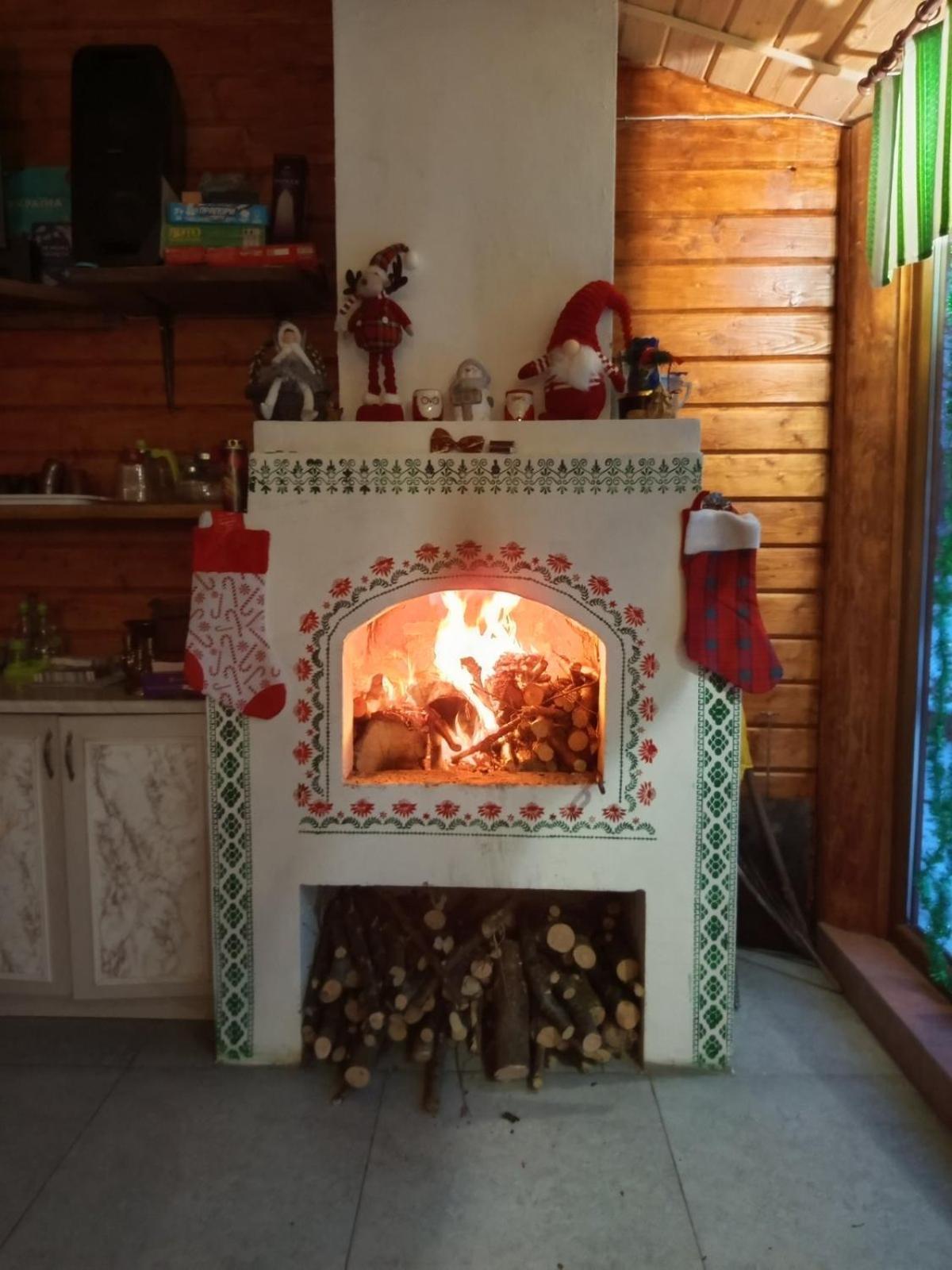 Gostynnyi Dvir U Marichky Hotel Lazeshchyna Bagian luar foto