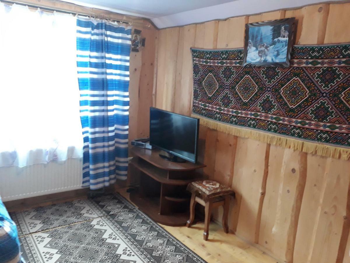 Gostynnyi Dvir U Marichky Hotel Lazeshchyna Bagian luar foto